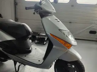 Honda scv 100lead