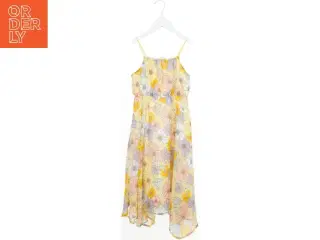 Sommerkjole med blomsterprint fra H&M (str. 122)