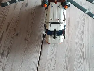 Lego Technic heavy lift service
