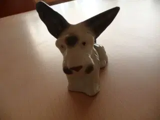 lille hund i porcelæn