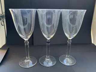 3 stk. elegante hvidvinsglas med knip på stilken