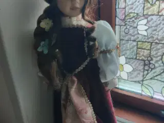 ✨ Smuk samling af 13 porcelænsdukker