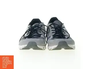 Trainers fra OnRunning (str. 48)