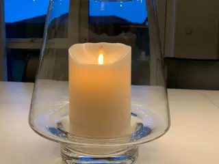 Glasvase på fod