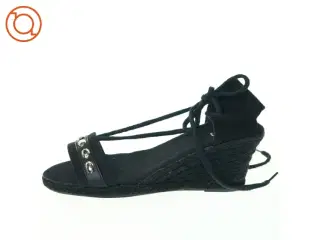 Sko fra Units (str. 39)