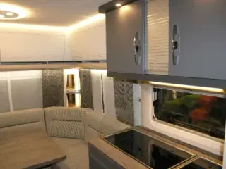 Hobby De Luxe 460 UFE