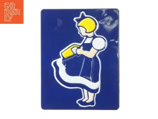 IRMA kagedåse. Rektangulær blå metaldåse med pigemotiv fra Irma (str. 7x27x20 cm)