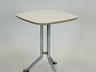 Kvadratisk bord fra Magnus Olesen (Hvid)