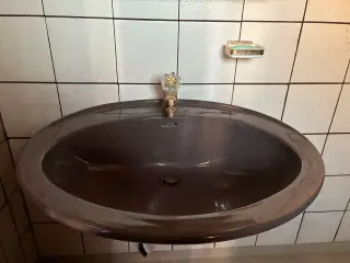 Brun retro håndvask