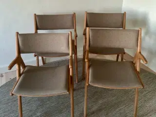 4 stk. spisebordsstole med armlæn i massiv eg