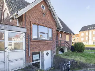 ERHVERVSLOKALE I NØRRESUNDBY CENTRUM!