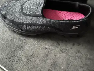 sketchers sko str 39 ny stor i størelse 39,5 150kr