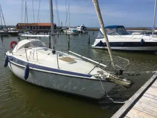 Maxi 84 med nye sejl m.m.