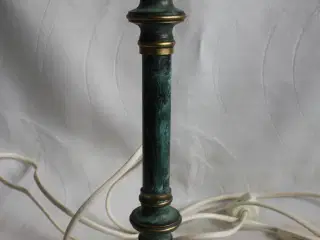 Lampe af patineret messing