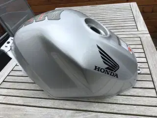 Honda VFR 800 tank