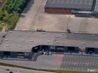 Moderne storbutik på Hjørrings bedste placering