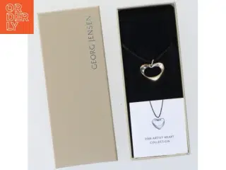Uåbnet - Georg Jensen Årets Kunstnerhjerte Vedhæng 2008 fra Georg Jensen (str. Kasse 15 x 6 cm)