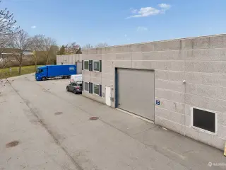 Perfekt lager på i alt 1.153 m2 med pænt kontor på 88 m2 beliggende i Skovlunde - Klar til indflytning!