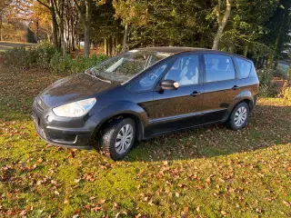 Ford s-Max nysynet dejlig stor bil