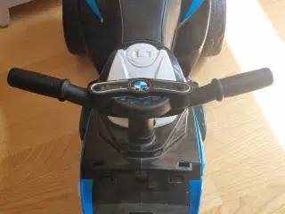 BMW børne-scooter