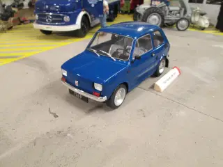 Modelbil Fiat Polski 126p  MCG 1:18