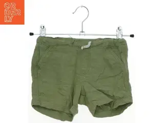 Korte grønne bukser med elastisk talje fra H&M (str. 80)