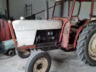 David Brown 990 traktor