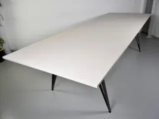 Lammhults attach mødebord/højbord, 360 cm.