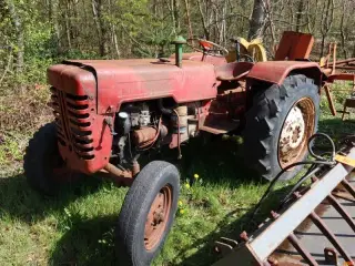 VETERAN TRAKTOR.