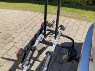 Cykelstativ til træktøj til 2 cykler
