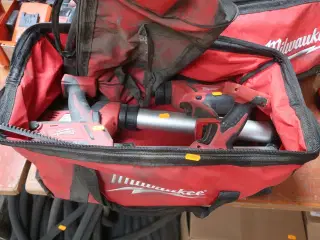 Værktøjstaske MILWAUKEE m. div. værktøj (se billeder)