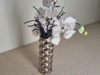 Sølvfarvet vase 