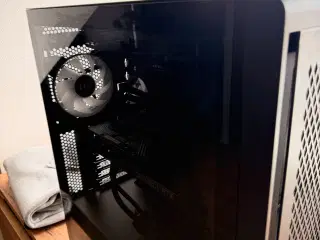 2 måneder gammel Føniks Warrior 3 Gaming Computer