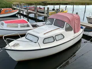 Luna 19 motorbåd
