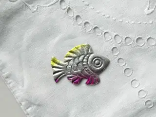 Sovjetisk pappynt, sølvfisk m farver