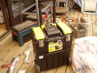 Blandet værktøj sælges samlet. 