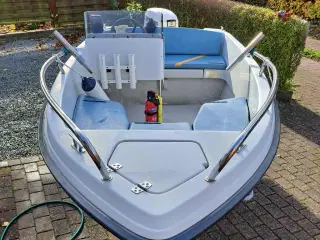 HR sejlklar båd inkl. motor & trailer