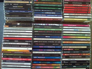 4555 CDer sælges stykvis….