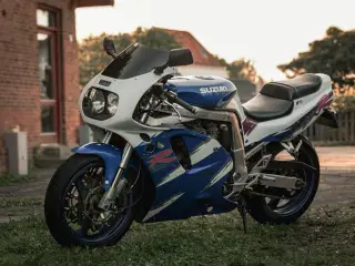 Suzuki GSXR 750W