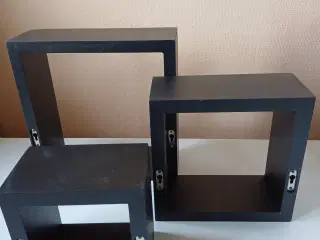 Kube hylder sæt af 3 i sort