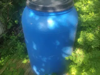 plast tønde blå 200 liter