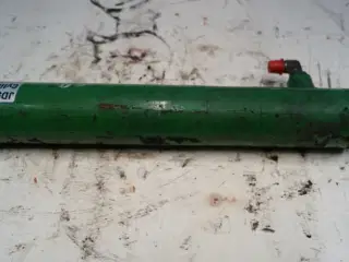 John Deere 592 Cylinder DC204809