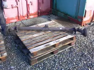   Alko Aksel 900 kg.