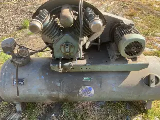 Stenhøj kompressor 2cyl 300l