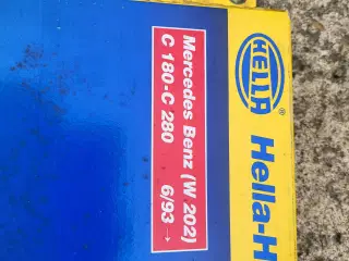 Bagplade mellem lygter MB (W202)