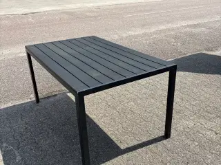 Havebord, vedligeholdelsesfrit 