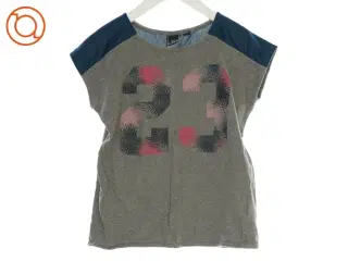 Bluse fra Hummel (str. 8 år)