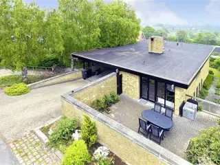 Stor, arkitekttegnet villa med fantastisk udsigt, Aalborg, Nordjylland