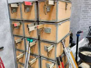 17 værktøjskasser inkl. div. indhold inkl. kloakvaterpas