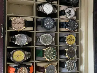 32 styks ure sælges samlet